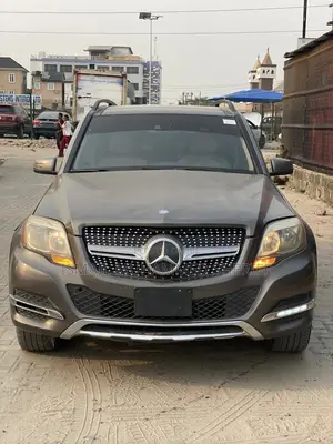 Mercedes-Benz GLK-Class Base GLK 350 4dr AWD 4MATIC (3.5L 6cyl 7A) 2015 Gray