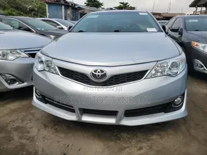 Toyota Camry SE 4dr Sedan (2.5L 4cyl 6A) 2013 Silver