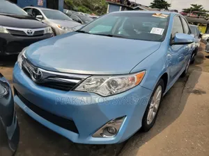 Toyota Camry XLE 4dr Sedan (2.5L 4cyl 6A) 2013 Blue