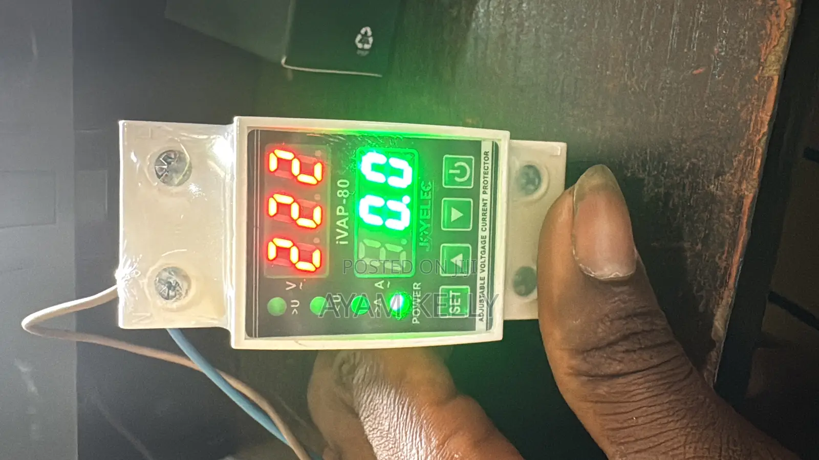 Voltage Protector Avr Under/Over Voltage Regulator