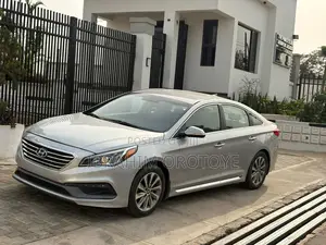 Hyundai Sonata Sport 4dr Sedan (2.4L 4cyl 6A) 2015 Silver