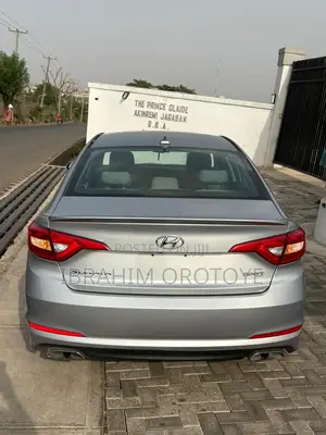 Hyundai Sonata Sport 4dr Sedan (2.4L 4cyl 6A) 2015 Silver