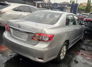 Toyota Corolla 2012 Silver