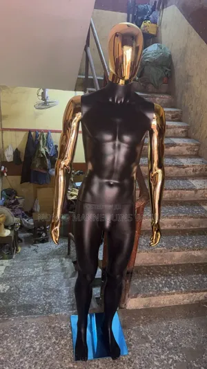 Faceless Black & Gold Chrome Male Mannequins