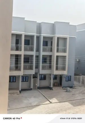 3bdrm Block of Flats in Idu Super Cute for rent