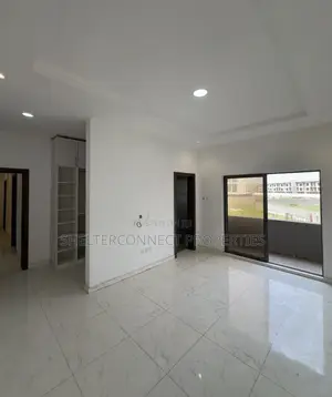 2bdrm Apartment in Lekki Phase 1 for rent