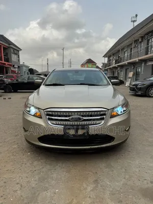 Ford Taurus 2010 Gold