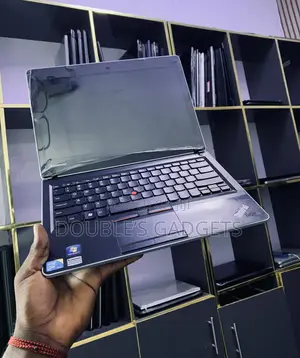 Laptop Lenovo 300e 4GB Intel Pentium HDD 250GB