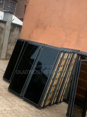 Frameless Window