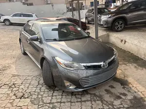 Toyota Avalon XLE 4dr Sedan (3.5L 6cyl 6A) 2014 Gray