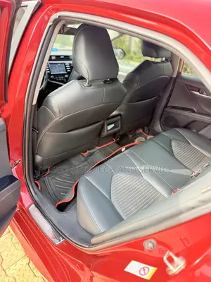 Toyota Camry SE (2.5L 4cyl 8A) 2019