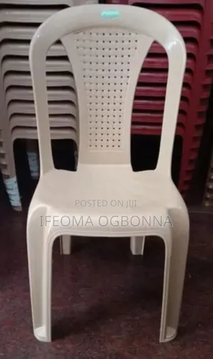 White Plastic Chairs || Dozens