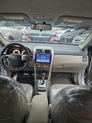 Toyota Corolla 2012 Silver