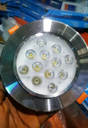 12 Eyes Fitting