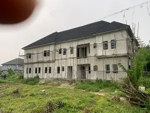 4 Bedroom Duplex and 2 Bathrooms 2