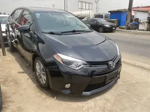 Toyota Corolla S 4dr Sedan (1.8L 4cyl CVT) 2014 Black