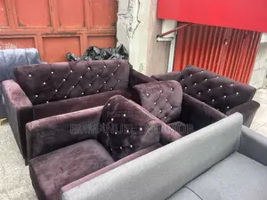 A 7 Seater Velvet Button Chair