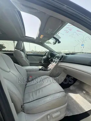 Toyota Venza AWD 2011 Gray