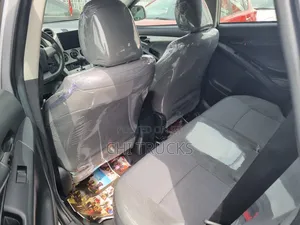 Toyota Matrix S Hatchback FWD (2.4L 4cyl 5A) 2013 Silver