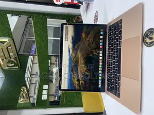 Laptop Apple MacBook Air 2018 8GB Intel Core i5 SSD 256GB