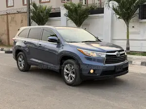 Toyota Highlander LE V6 4x4 (3.5L 6cyl 6A) 2016 Blue