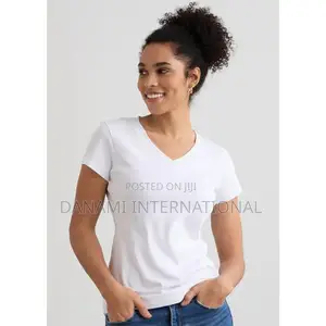 Danami Women's v-Neck Short Sleeve T-Shirt - White