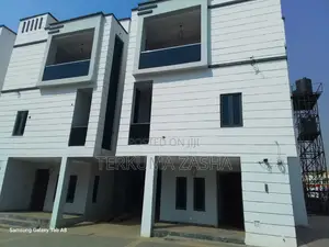 5bdrm Townhouse/Terrace in Utako for sale