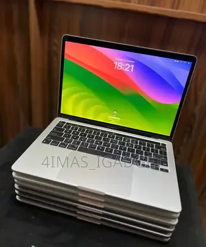 Laptop Apple MacBook Pro 2021 M1 8GB Apple M1 SSD 256GB