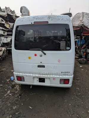 Suzuki Every 2012 White