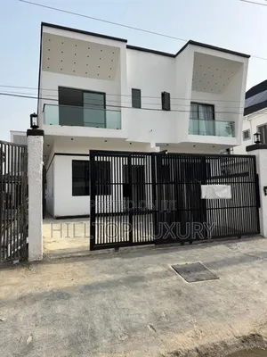4bdrm Duplex in Chevron for sale