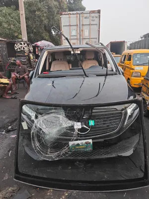 Mercedes Viano Bus 2020 Windscreen Glass Available