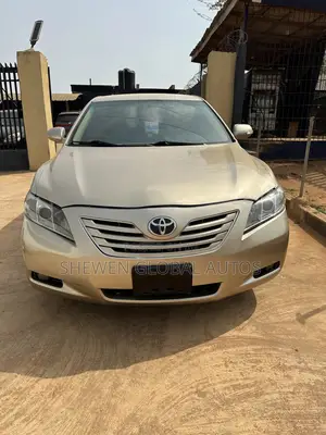Toyota Camry LE 4dr Sedan (2.4L 4cyl 5A) 2009 Gold