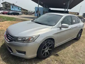 Honda Accord Touring V-6 4dr Sedan (3.5L 6cyl 6A) 2014 Silver