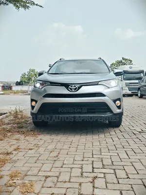 Toyota RAV4 Platinum 4dr SUV AWD (2.5L 4cyl 6A) 2018 Silver