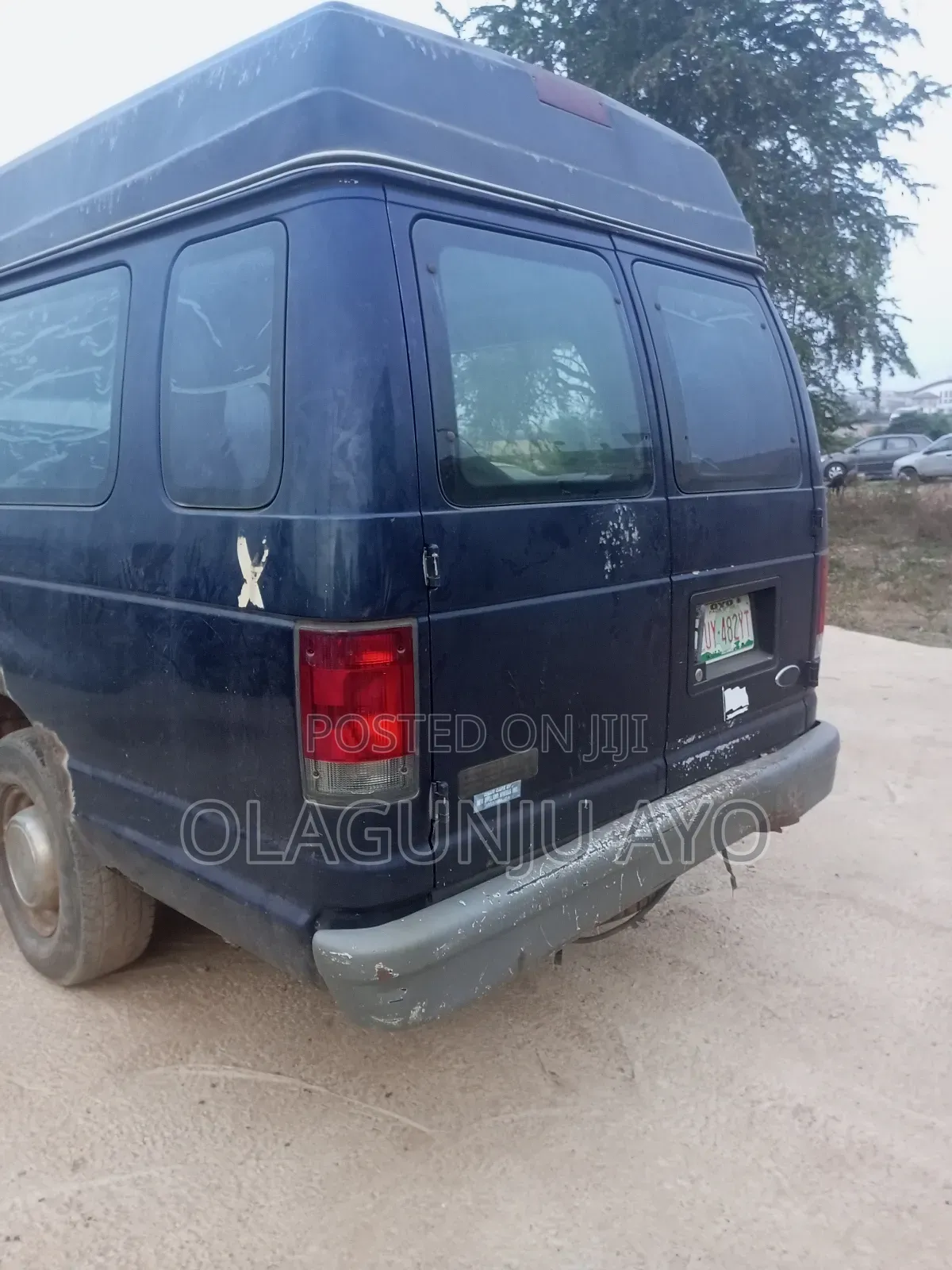 Ford E350 2002 Blue