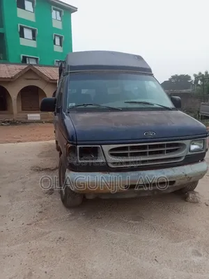 Ford E350 2002 Blue