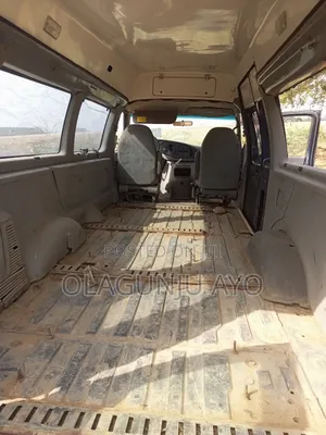 Ford E350 2002 Blue