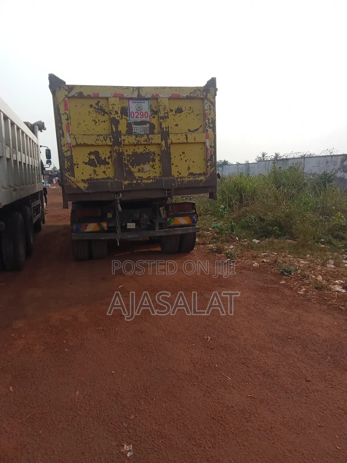 10 to 30 Ton Granite and Sharp Sand