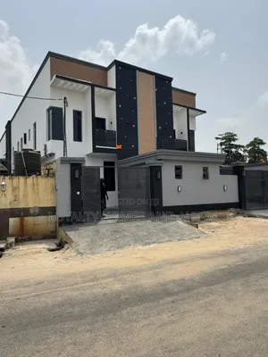 4bdrm Duplex in Surulere for sale