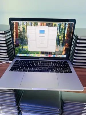 Laptop Apple MacBook Pro 2020 16GB Intel Core i7 SSD 512GB