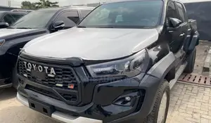 Toyota Hilux 2024 Black