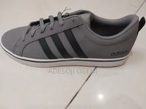 Adudas Sneakers
