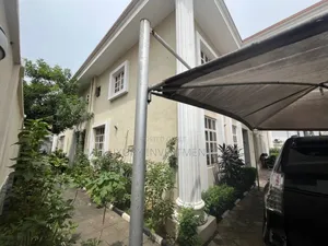 5bdrm Block of Flats in Admiralty Way, Lekki Phase 1 for rent