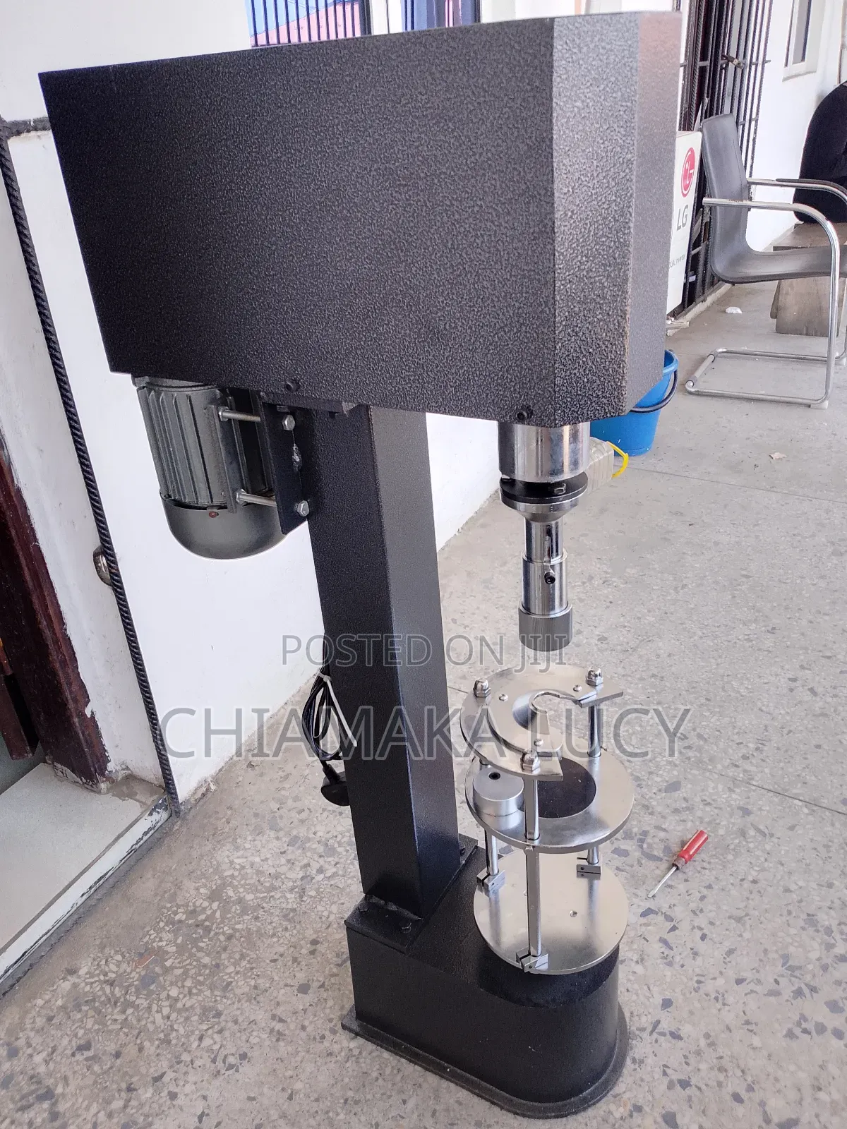Capping and Locking Standing Machine