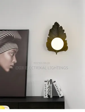 Leaf Wall Lamp