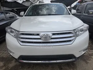 Toyota Highlander Limited 3.5l 4WD 2013 White