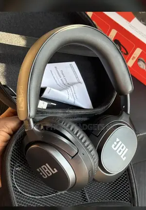 JBL Tune To4nc Active Noise Cancellation Headphone.