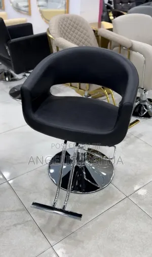 Round Cover Saloon Chair