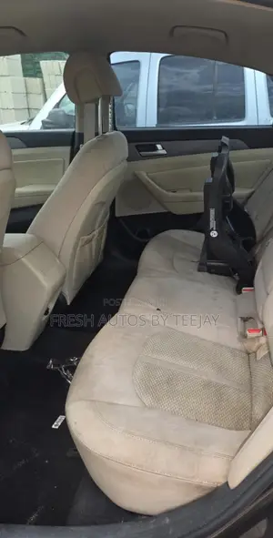 Hyundai Sonata SE 4dr Sedan (2.4L 4cyl 6A) 2015 Gray