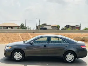 Toyota Camry LE 4dr Sedan (2.5L 4cyl 6AM) 2010 Gray